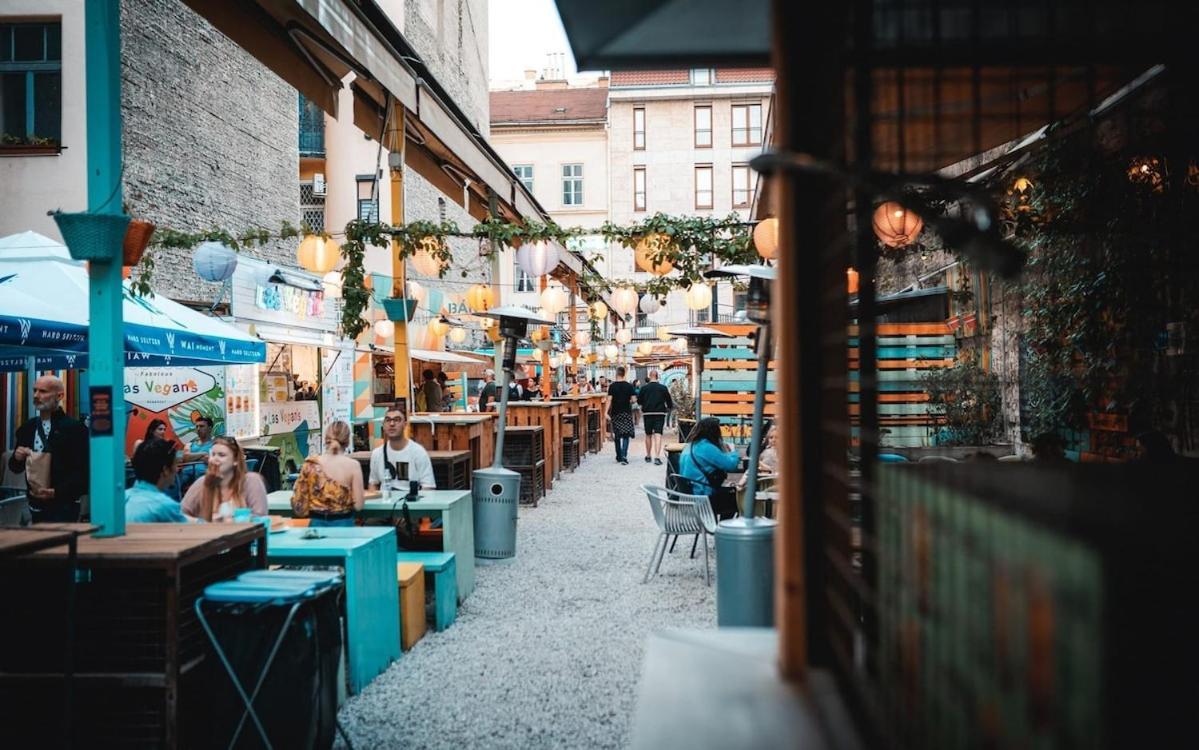 Apartment The Simple Spot Near Szimpla Kert And Synagogue *